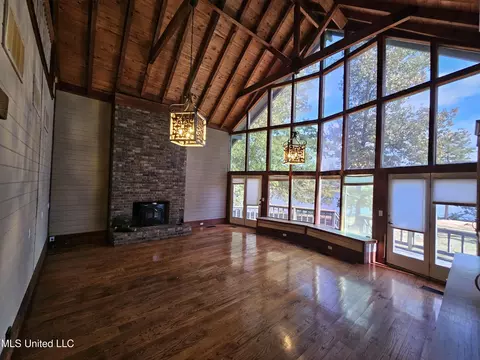 Living - 4352 Pine Lake Dr, Terry, MS 39170 photo 2 of 7