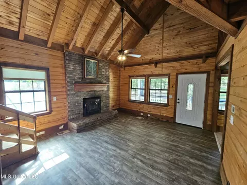 Living - 4352 Pine Lake Dr, Terry, MS 39170 photo 5 of 7