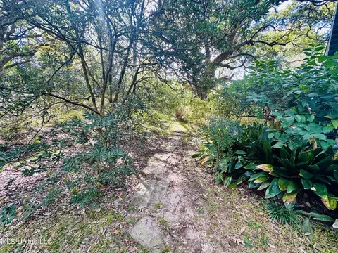 Exterior - 69 Linden Dr, Natchez, MS 39120 photo 12 of 12