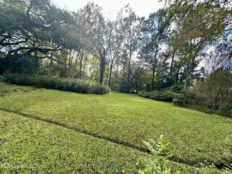 Exterior - 69 Linden Dr, Natchez, MS 39120 photo 8 of 12