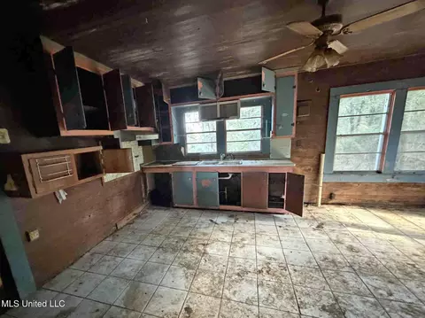 Kitchen - 131 Geiger Rd, Lucedale, MS 39452 photo 1 of 1