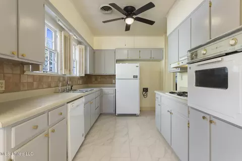 Kitchen - 1831 Howard St, Jackson, MS 39202 photo 3 of 3