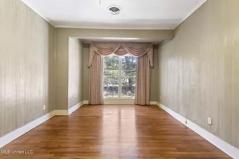 Living - 1831 Howard St, Jackson, MS 39202 photo 7 of 7