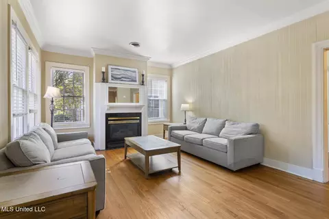 Living - 1831 Howard St, Jackson, MS 39202 photo 1 of 7
