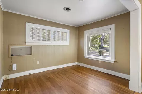 Living - 1831 Howard St, Jackson, MS 39202 photo 5 of 7