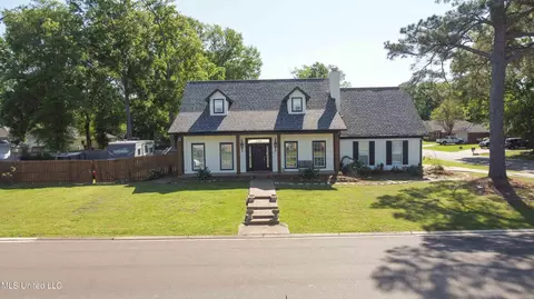 Exterior - 199 Mandarin Dr, Brandon, MS 39047 photo 2 of 6