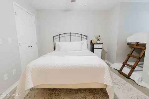Bedroom - 199 Mandarin Dr, Brandon, MS 39047 photo 6 of 7
