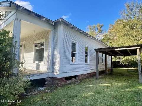 Exterior - 160 Cherry St, Brookhaven, MS 39601 photo 2 of 2
