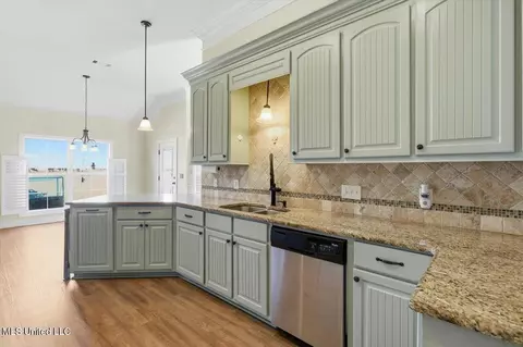 Kitchen - 1853 August Bnd, Madison, MS 39110 photo 2 of 4