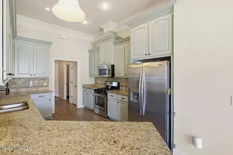 Kitchen - 1853 August Bnd, Madison, MS 39110 photo 1 of 4