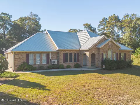 56 Kelly Rose Ln, Mchenry, MS 39561