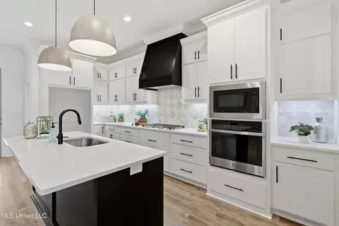 Kitchen - 221 Bronson Bnd, Flowood, MS 39232 photo 1 of 3