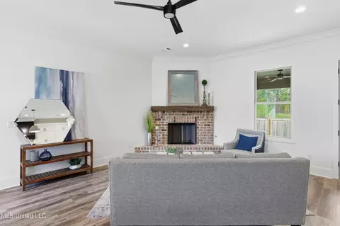 Living - 221 Bronson Bnd, Flowood, MS 39232 photo 2 of 2
