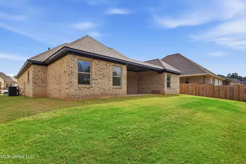 Exterior - 221 Bronson Bnd, Flowood, MS 39232 photo 6 of 9