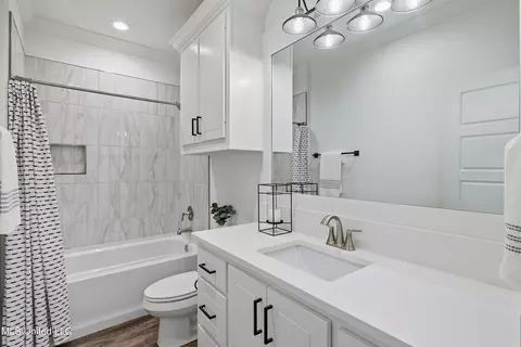 Bath - 221 Bronson Bnd, Flowood, MS 39232 photo 3 of 3