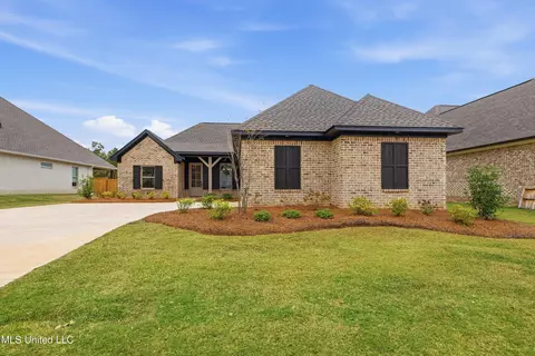Exterior - 221 Bronson Bnd, Flowood, MS 39232 photo 2 of 9