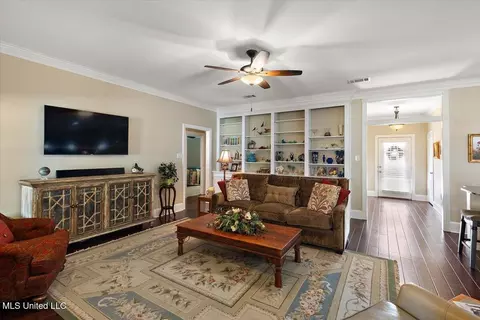 Living - 124 Trace Cove Dr, Madison, MS 39110 photo 2 of 3