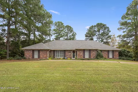 105 Brae Burn Dr, Jackson, MS 39211