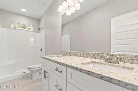Bath - 137 Southern Hills Dr, Lucedale, MS 39452 photo 1 of 2