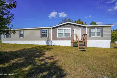 11610 Fox Ridge Dr, Vancleave, MS 39565