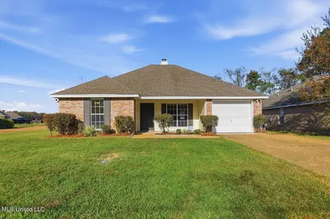 38 Stacy Cv, Byram, MS 39272