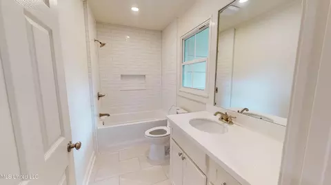 Bath - 4257 Berlin Dr, Jackson, MS 39211 photo 3 of 4
