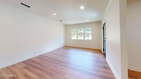 Living - 4257 Berlin Dr, Jackson, MS 39211 photo 3 of 4