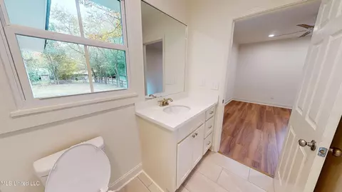 Bath - 4257 Berlin Dr, Jackson, MS 39211 photo 4 of 4