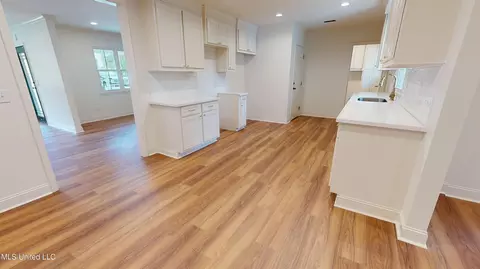 Entry Way - 4257 Berlin Dr, Jackson, MS 39211 photo 1 of 3