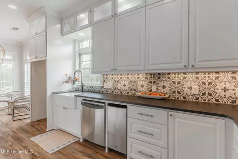 Kitchen - 118 Viewpointe Dr, Clinton, MS 39056 photo 6 of 8