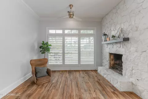 Living - 118 Viewpointe Dr, Clinton, MS 39056 photo 7 of 8