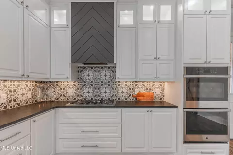 Kitchen - 118 Viewpointe Dr, Clinton, MS 39056 photo 7 of 8