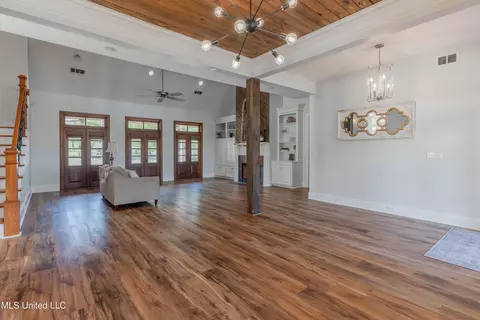 Living - 118 Viewpointe Dr, Clinton, MS 39056 photo 5 of 8