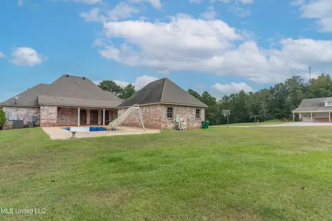 Exterior - 118 Viewpointe Dr, Clinton, MS 39056 photo 9 of 21