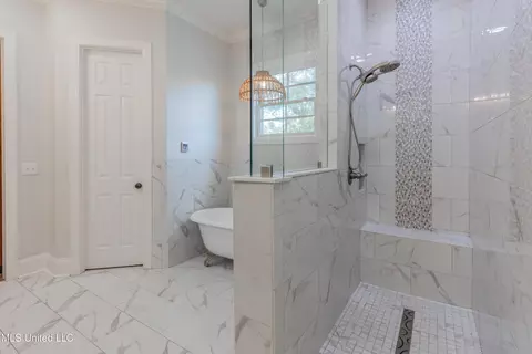 Bath - 118 Viewpointe Dr, Clinton, MS 39056 photo 8 of 15