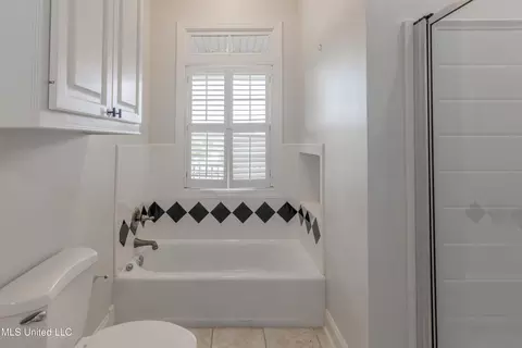 Bath - 118 Viewpointe Dr, Clinton, MS 39056 photo 13 of 15