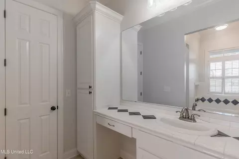 Bath - 118 Viewpointe Dr, Clinton, MS 39056 photo 11 of 15