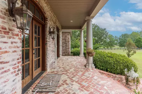 Exterior - 118 Viewpointe Dr, Clinton, MS 39056 photo 5 of 21
