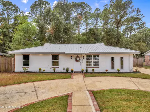 2019 Pamela Dr, Gautier, MS 39553
