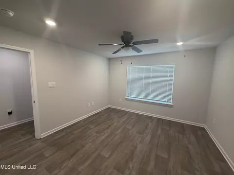 Living - 29 Crown Dr, Lucedale, MS 39452 photo 1 of 3