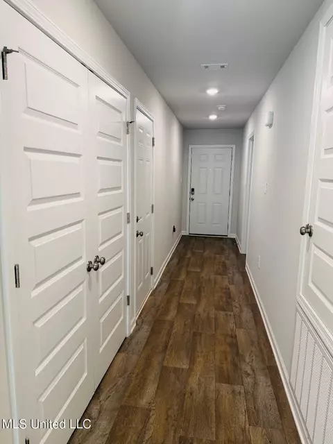 Entry Way - 29 Crown Dr, Lucedale, MS 39452 photo 1 of 1