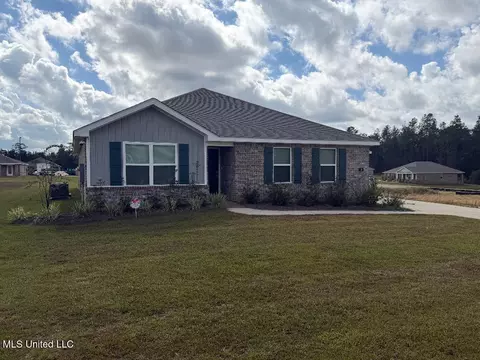 29 Crown Dr, Lucedale, MS 39452