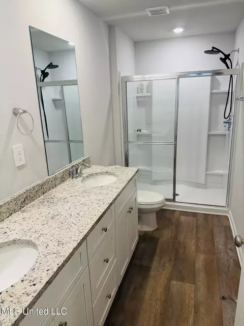 Bath - 29 Crown Dr, Lucedale, MS 39452 photo 1 of 2