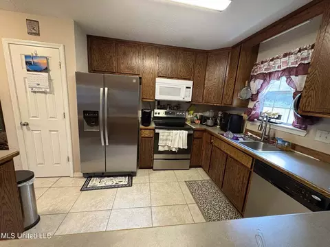 Kitchen - 501 Pratt Rd, Wiggins, MS 39577 photo 2 of 3