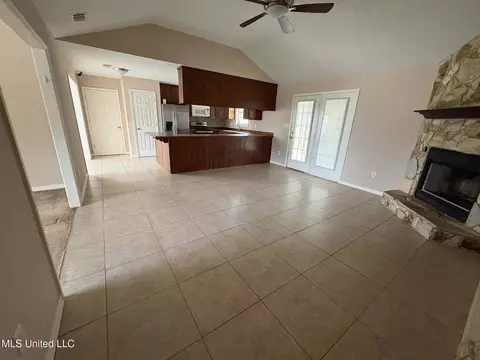Living - 501 Pratt Rd, Wiggins, MS 39577 photo 3 of 3