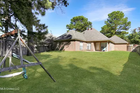 Exterior - 131 Devlin Springs Dr, Madison, MS 39110 photo 5 of 6