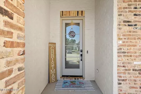 Entry Way - 101 Coventry Ln, Canton, MS 39046 photo 1 of 5