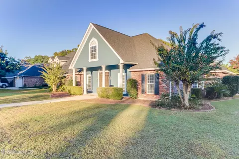 2466 Provence Pl, Biloxi, MS 39531