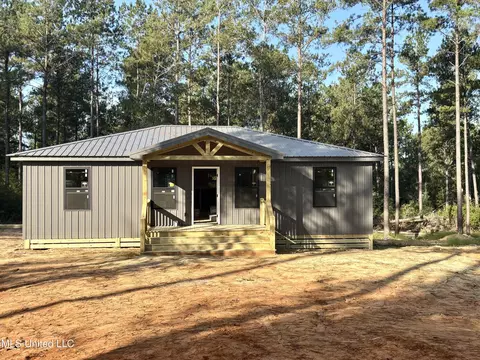 950 Savannah Millard Rd, Poplarville, MS 39470