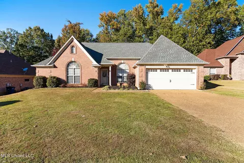 8800 Oak Grove Blvd, Olive Branch, MS 38654